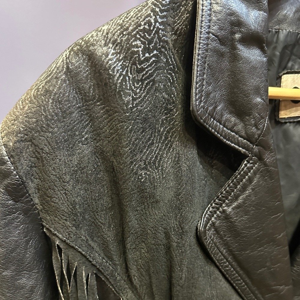 CHIA Vtg Black Suede Embossed Leather Fringed cropped  Motorcycle Jacket Size L - Picture 3 of 8